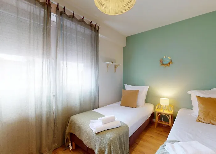 Chez Lea 1 Parking Апартаменты *