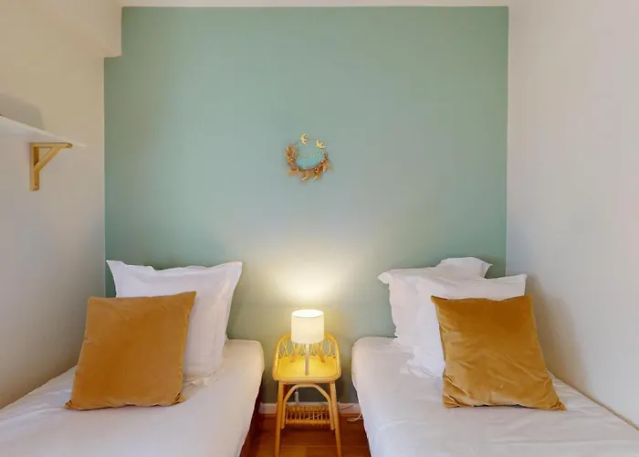 Chez Lea 1 Parking Апартаменты *